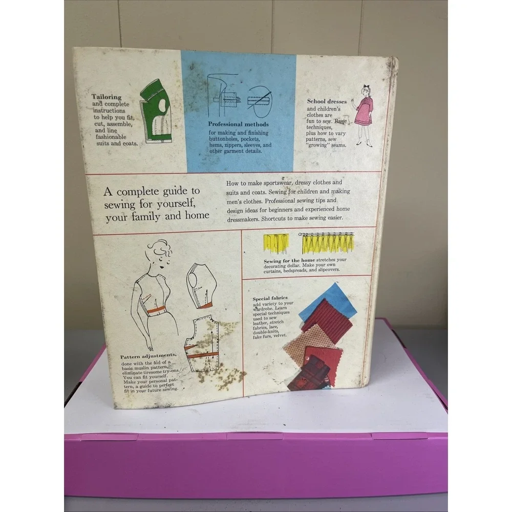 Better Homes & Gardens, Sewing book, 1972, 5 ring binder sewing book